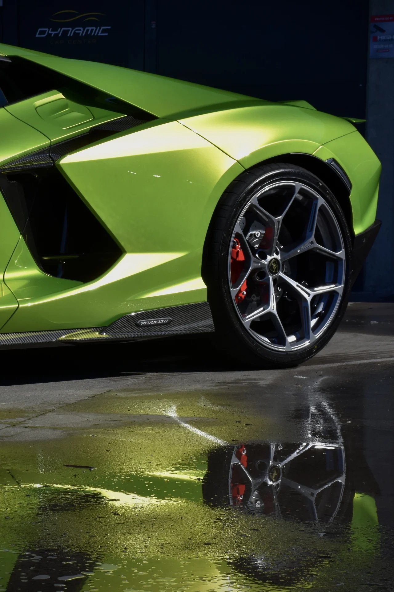 Lamborghini · Détail automobile issu du parcours de l’atelier